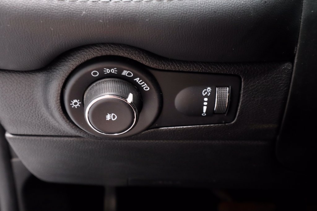 Used 2021 Dodge Durango SXT AWD/4WD image 28