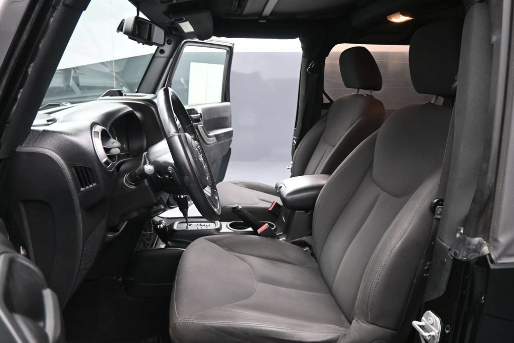 Used 2017 Jeep Wrangler Sport w/ Quick Order Package 24S AWD/4WD image 9