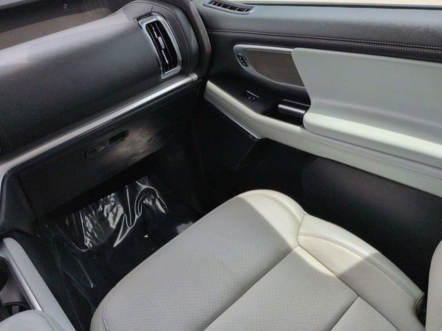 Certified 2025 Ford Expedition Platinum AWD/4WD image 17