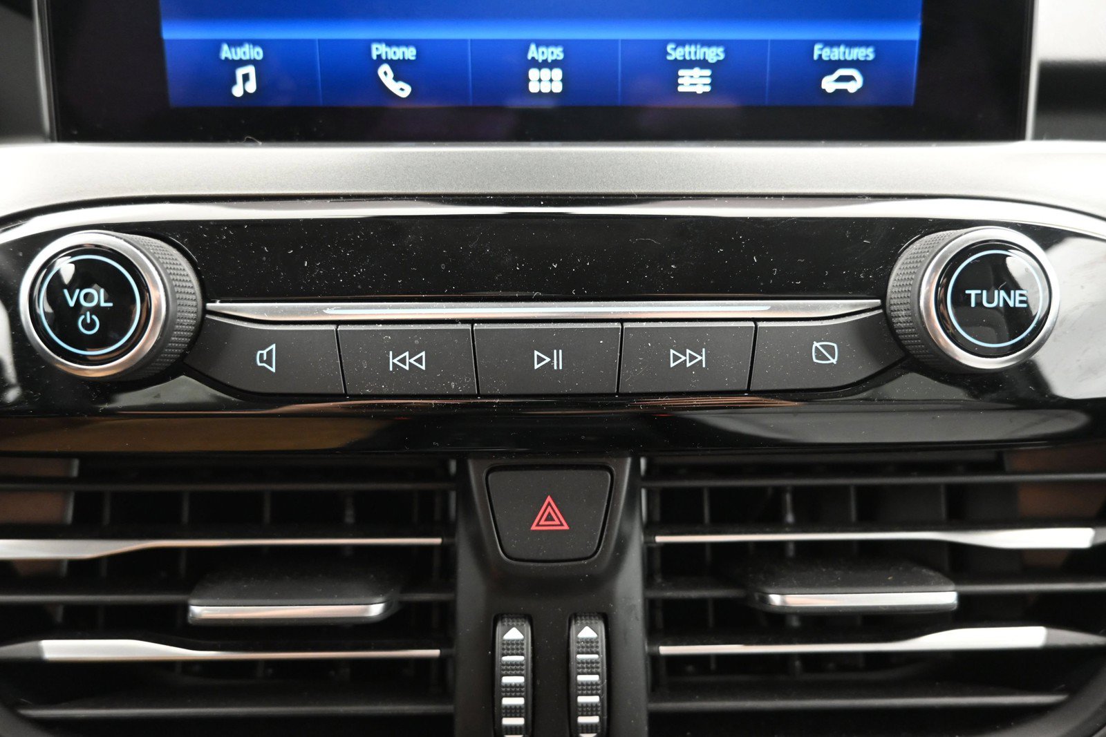Certified 2024 Ford Escape Active AWD/4WD image 16