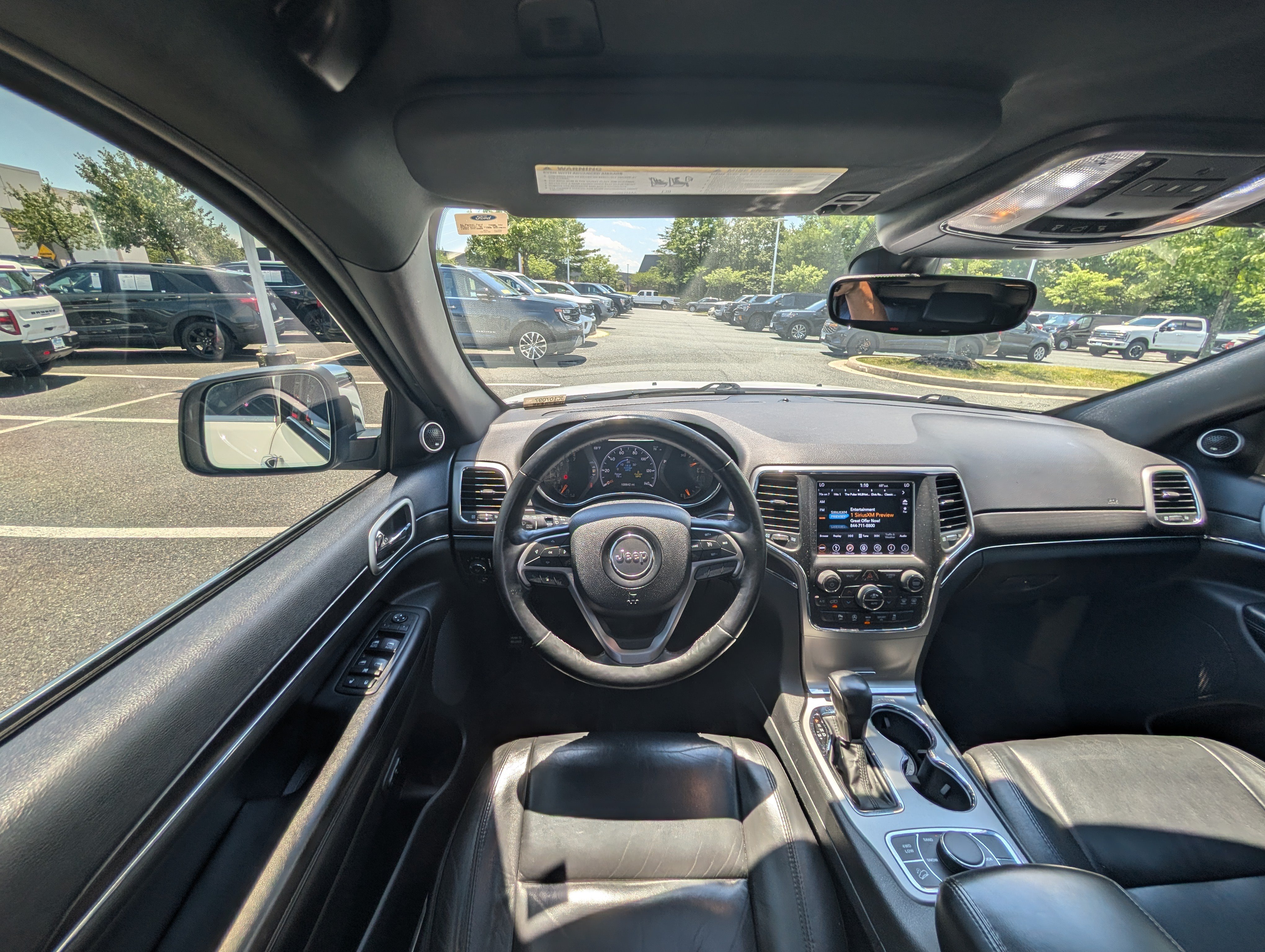 Used 2018 Jeep Grand Cherokee Limited AWD/4WD image 17