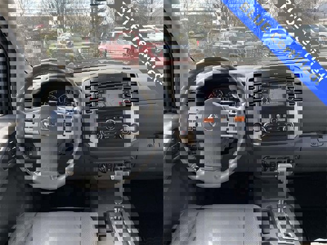 Used 2019 Nissan Frontier SL image 12