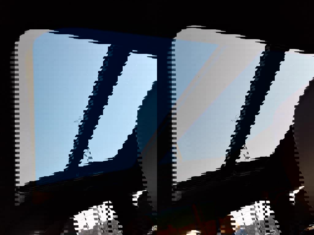 Certified 2020 Ford Explorer Platinum w/ Premium Technology Package image 12