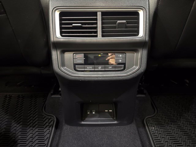 Used 2024 Volkswagen Atlas Peak Edition SEL AWD/4WD image 13