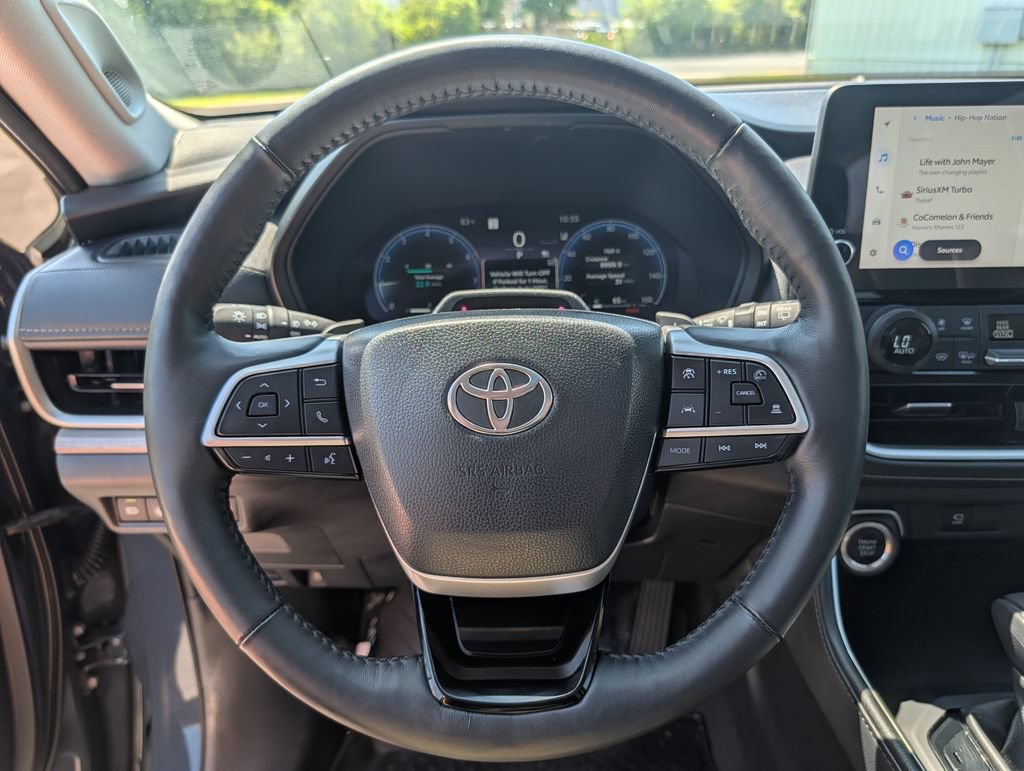 Used 2024 Toyota Grand Highlander AWD image 7