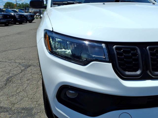 Used 2025 Jeep Compass Latitude w/ Altitude Special Edition AWD/4WD image 9
