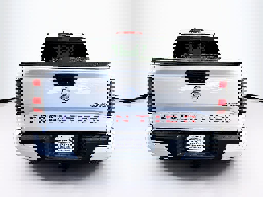 Used 2024 Nissan Frontier SV w/ Technology Package image 4