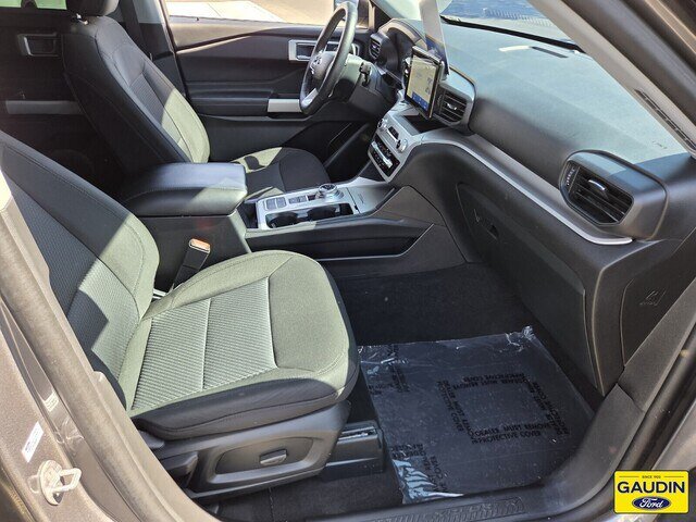 Certified 2024 Ford Explorer XLT RWD image 16