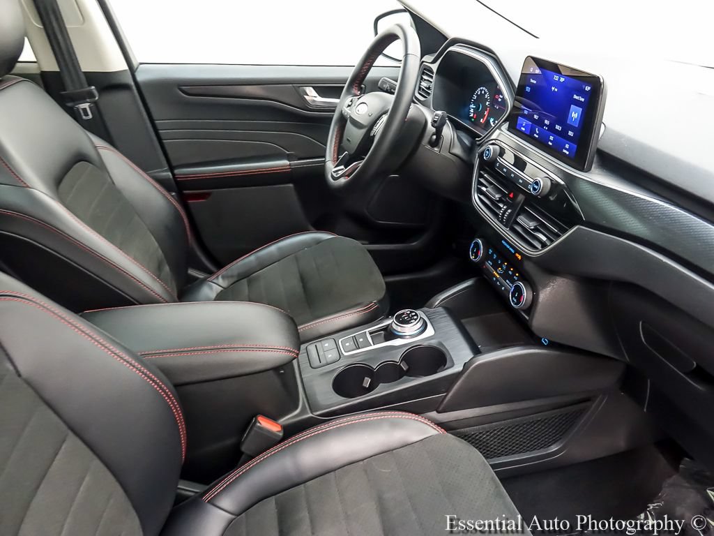 Certified 2022 Ford Escape SEL w/ SEL Stealth AWD Package image 27
