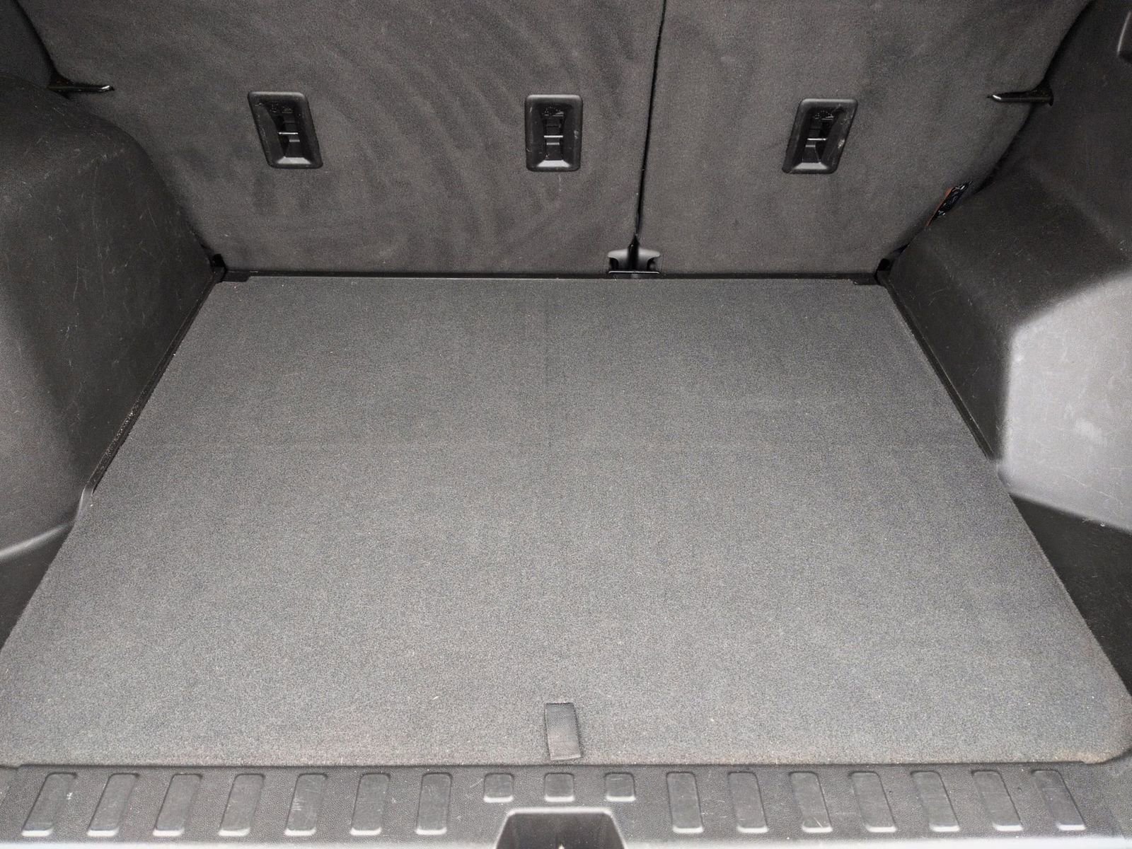 Used 2019 Chevrolet Equinox LT w/ Driver Convenience Package image 39