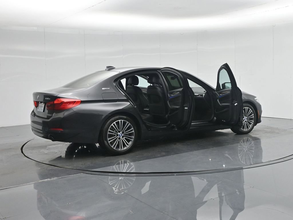 Used 2019 BMW 530e w/ Convenience Package image 6