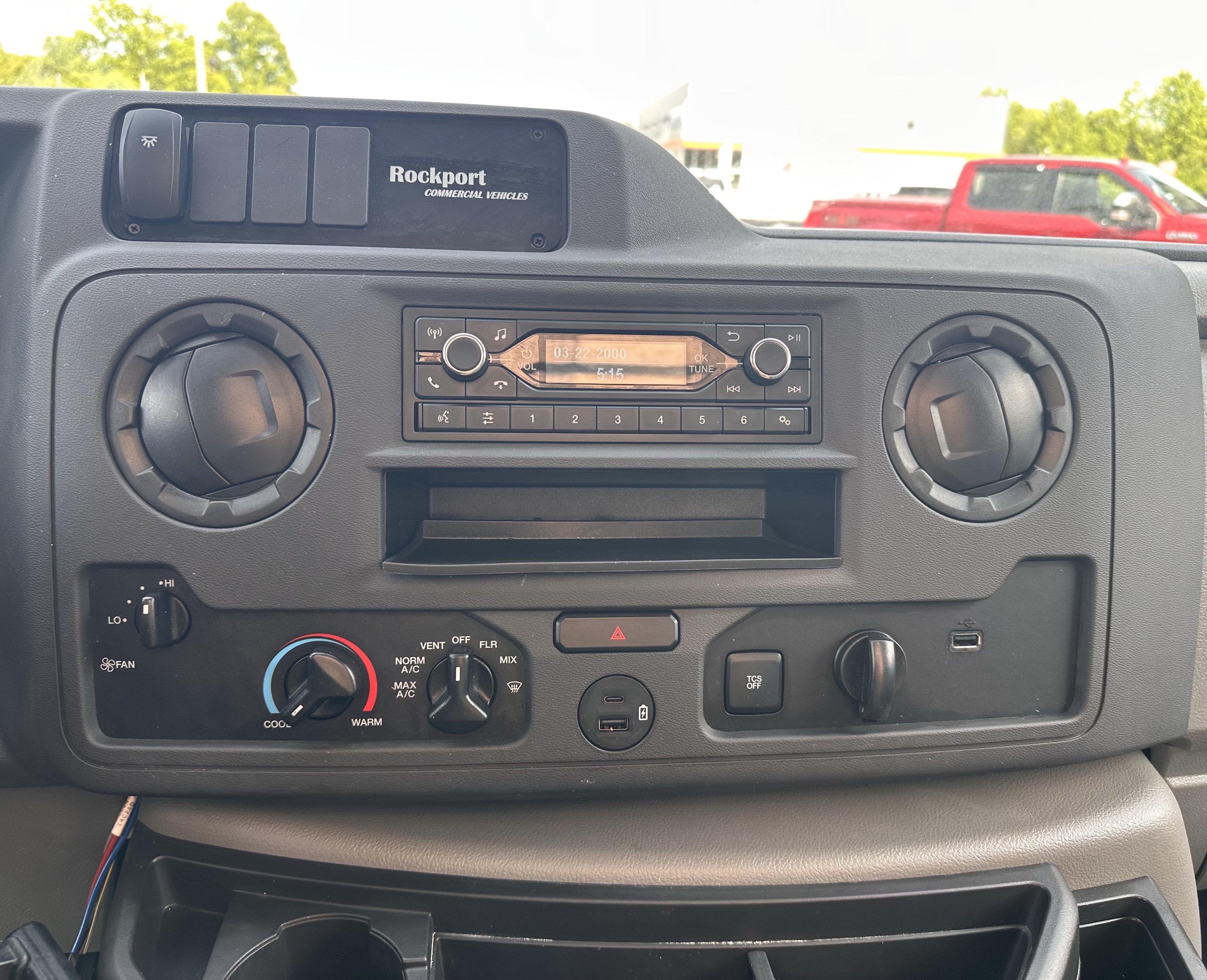 Certified 2024 Ford E-450 and Econoline 450 Super Duty w/ Power Windows & Locks Group RWD image 20