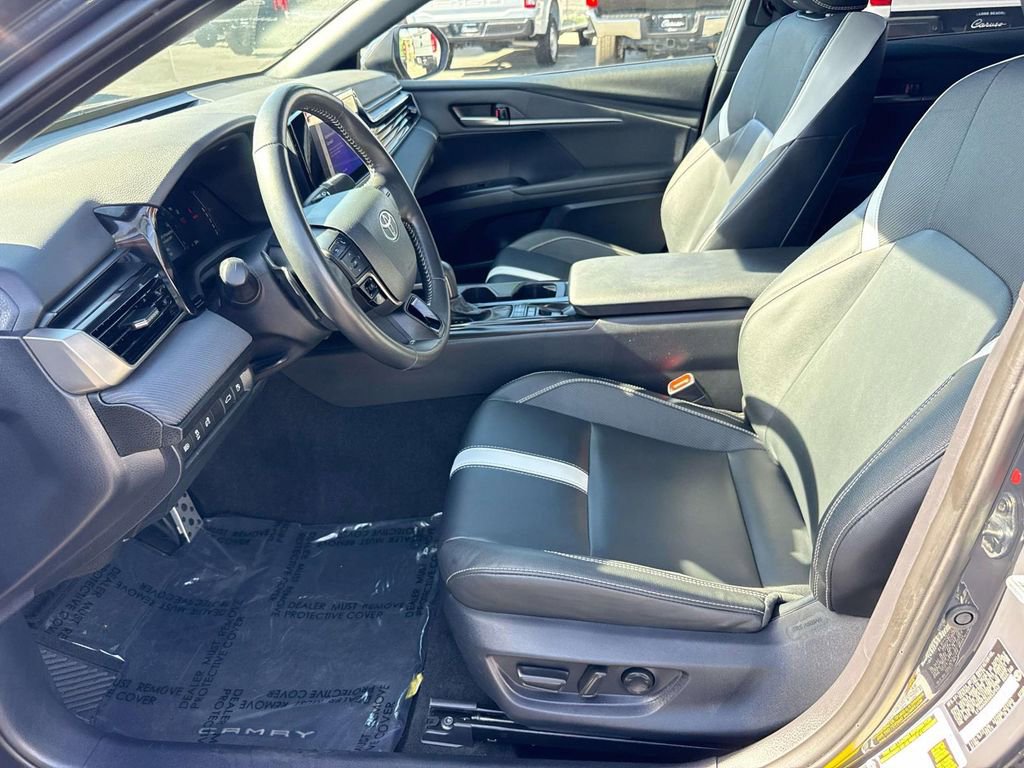 Used 2025 Toyota Camry SE w/ Convenience Package image 22