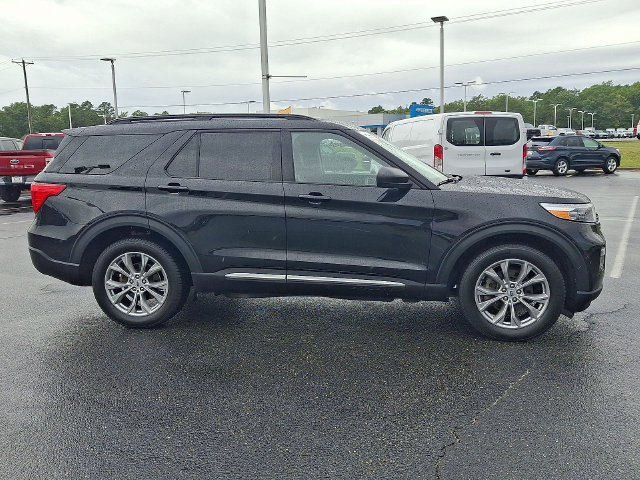 Certified 2023 Ford Explorer XLT w/ Equipment Group 202A AWD/4WD image 32