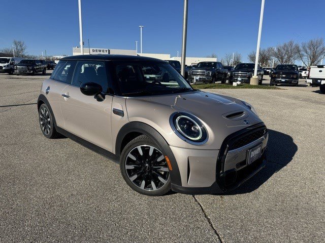 Used 2023 MINI Cooper S image 1
