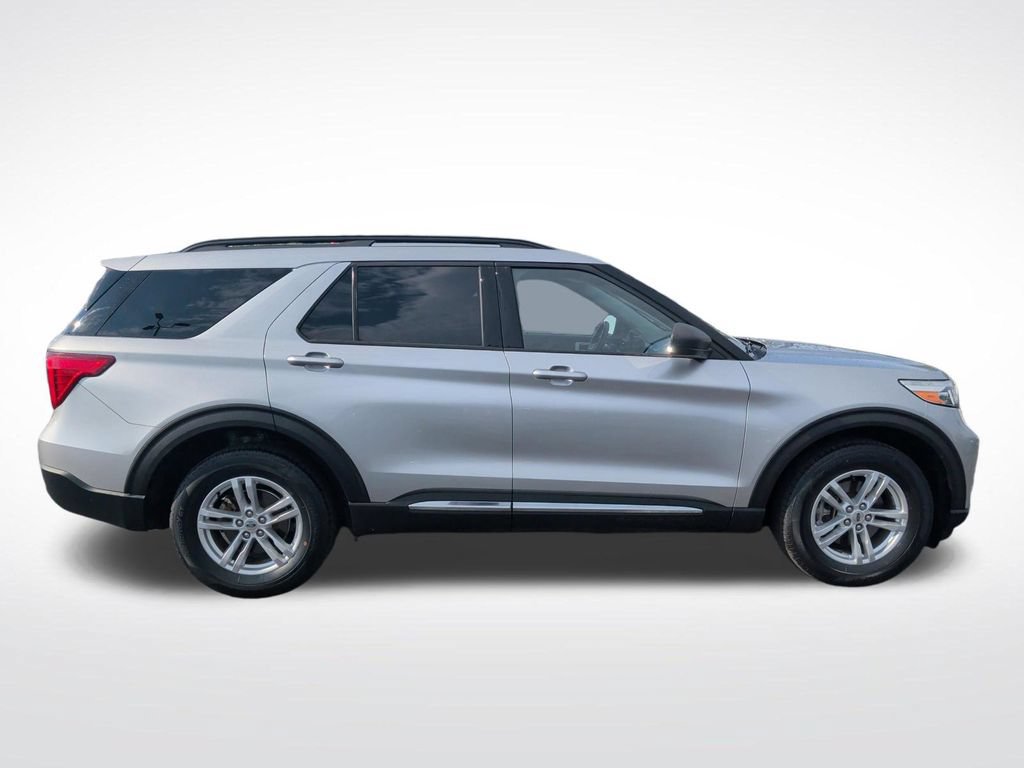 Certified 2020 Ford Explorer XLT w/ Comfort Package AWD/4WD image 9