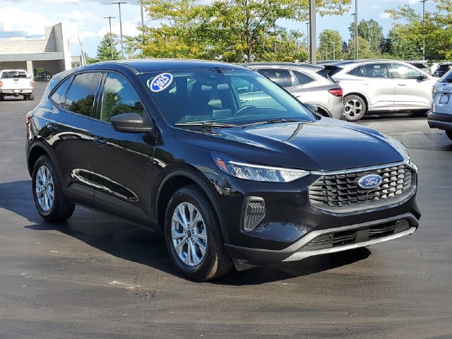 Certified 2025 Ford Escape Active FWD image 2