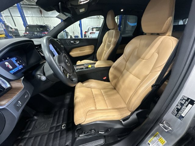 Used 2022 Volvo XC60 B5 Inscription AWD/4WD image 17