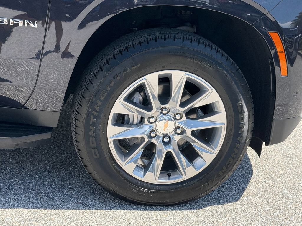 Used 2026 Chevrolet Suburban Premier RWD image 9