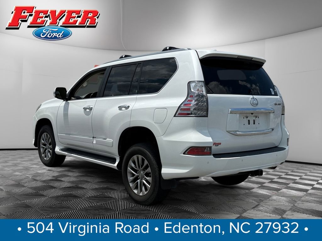 Used 2017 Lexus GX 460 Luxury w/ Preferred Accessory Package AWD/4WD image 3