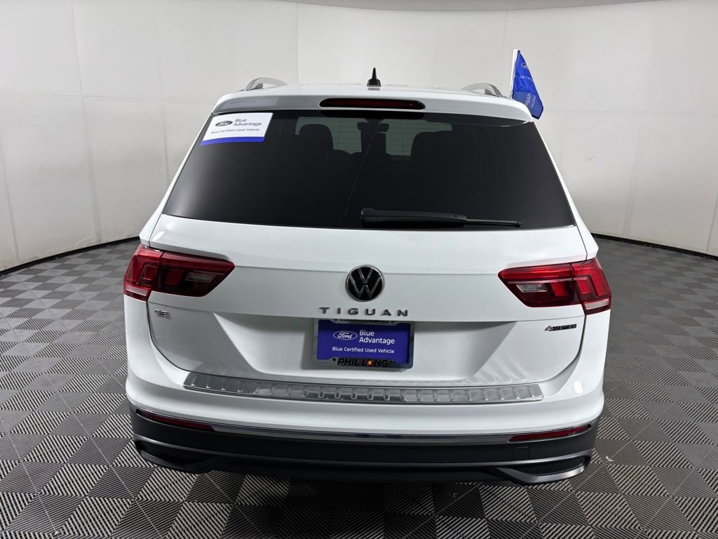 Used 2022 Volkswagen Tiguan SE w/ Panoramic Sunroof Package image 6