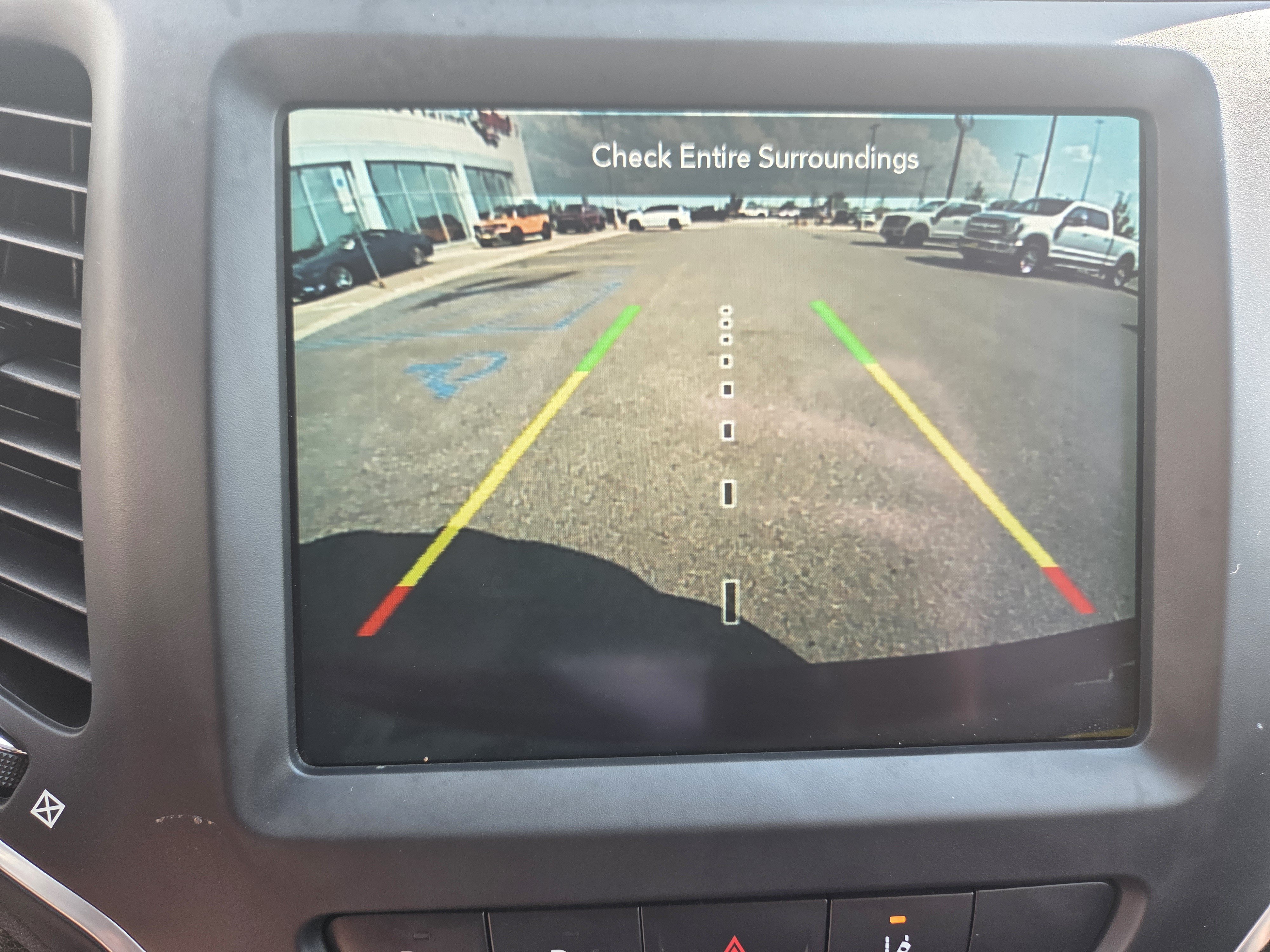Used 2023 Jeep Cherokee Altitude Lux AWD/4WD image 17