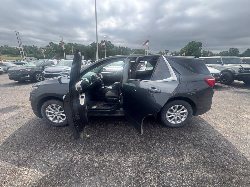 Used 2019 Chevrolet Equinox LT FWD image 2