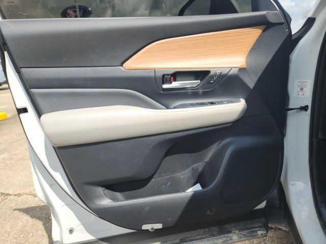 Used 2025 Toyota Grand Highlander FWD image 24