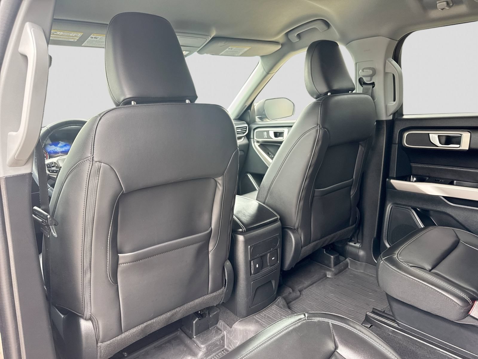 Certified 2023 Ford Explorer XLT w/ Equipment Group 202A AWD/4WD image 23
