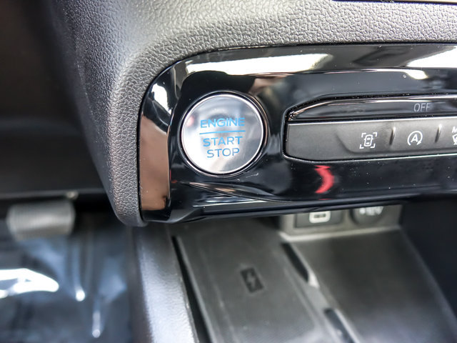 Certified 2025 Ford Escape Platinum AWD/4WD image 17