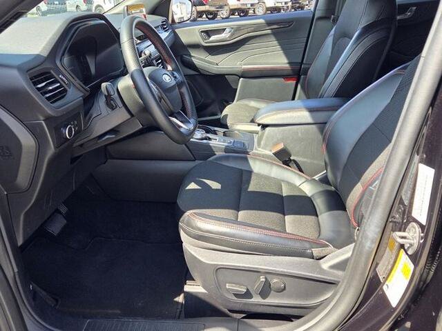 Certified 2025 Ford Escape ST-Line FWD image 5