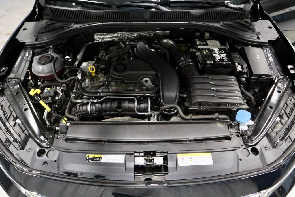 Used 2025 Volkswagen Jetta SE image 17