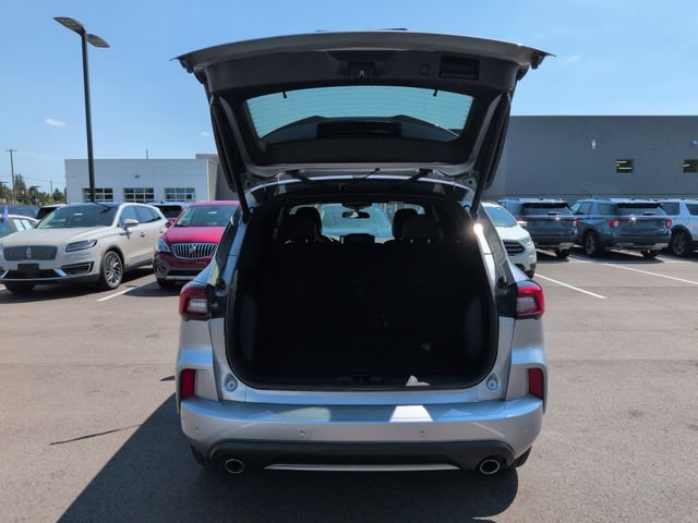 Certified 2024 Ford Escape ST-Line w/ Tech Pack #1 AWD/4WD image 18
