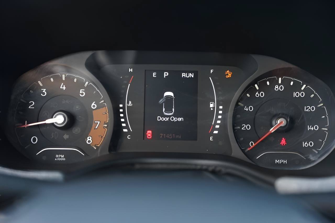 Used 2022 Jeep Compass Latitude FWD image 24