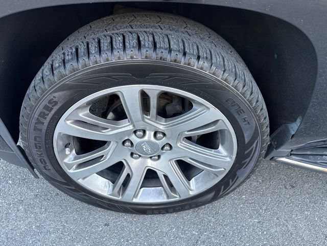 Used 2018 Cadillac Escalade Luxury AWD/4WD image 16
