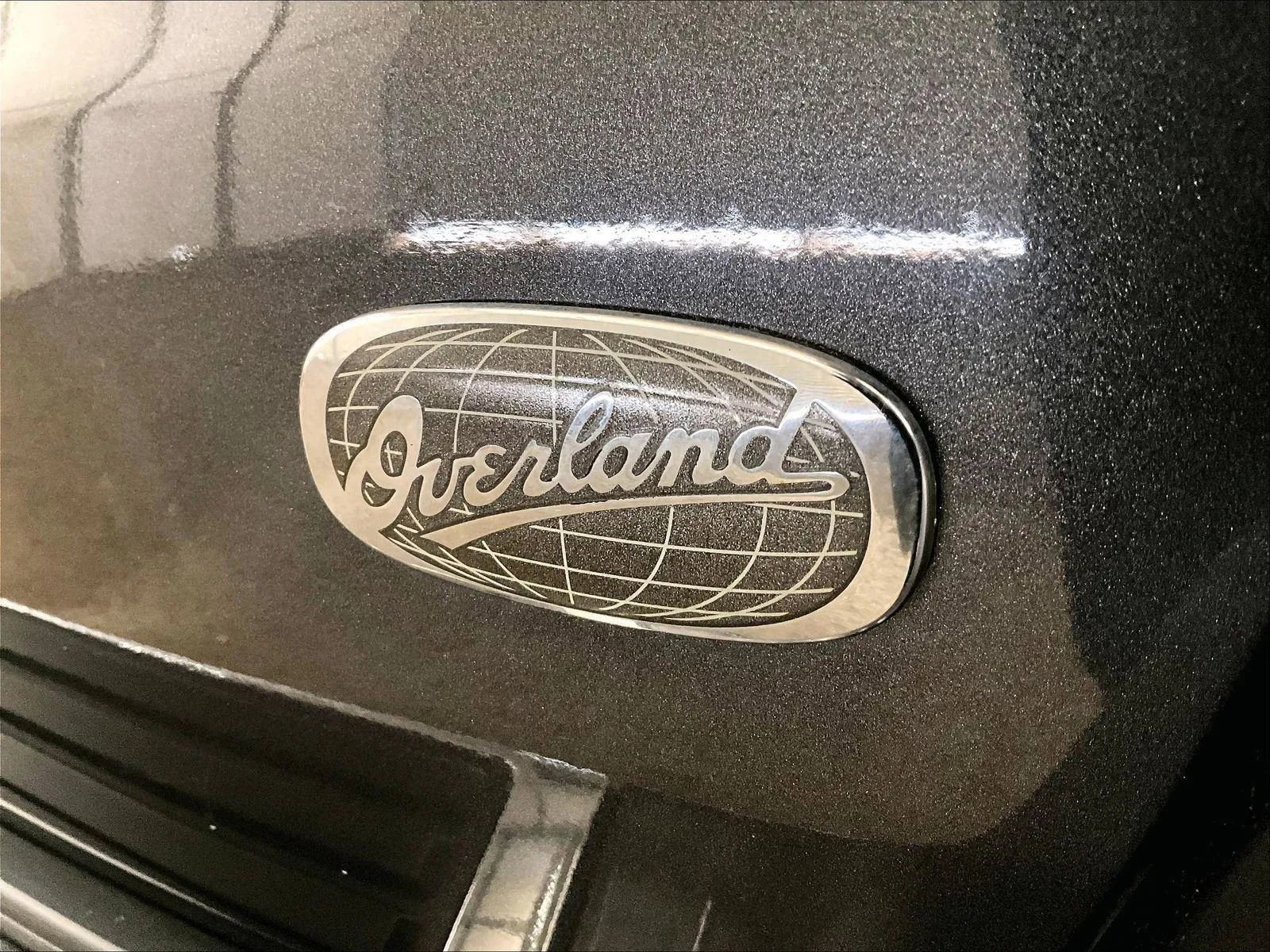 Used 2019 Jeep Grand Cherokee Overland AWD/4WD image 13