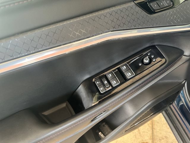 Used 2025 Jeep Wagoneer S Limited AWD/4WD image 11