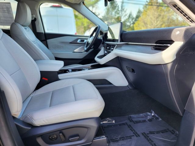 Certified 2025 Ford Explorer Platinum w/ LUX Leather Package image 11