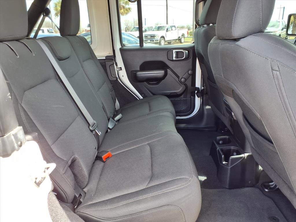 Used 2018 Jeep Wrangler Unlimited Sport image 27