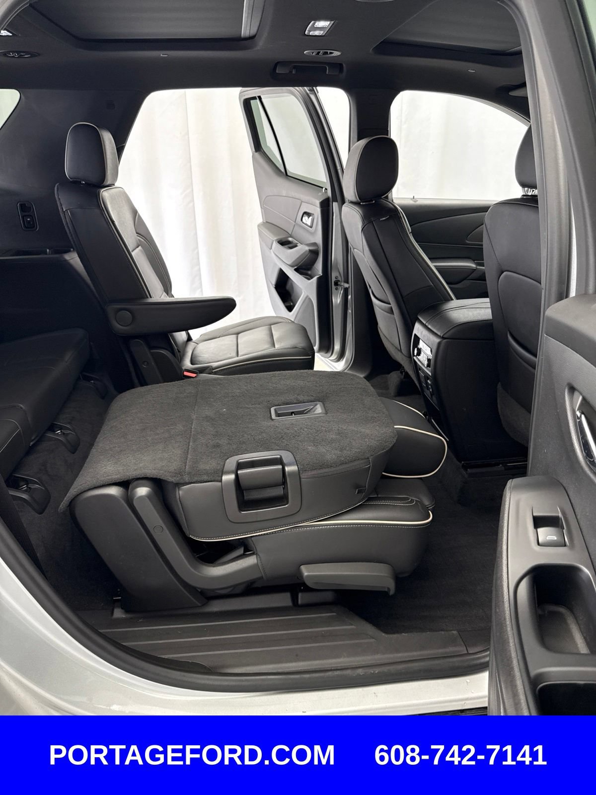 Used 2022 Chevrolet Traverse Premier w/ Redline Edition AWD/4WD image 40