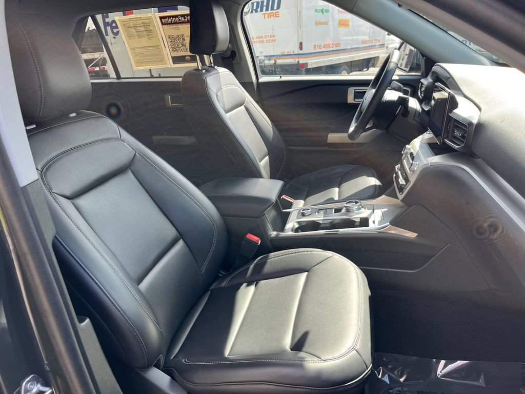 Certified 2024 Ford Explorer XLT w/ Equipment Group 202A AWD/4WD image 22