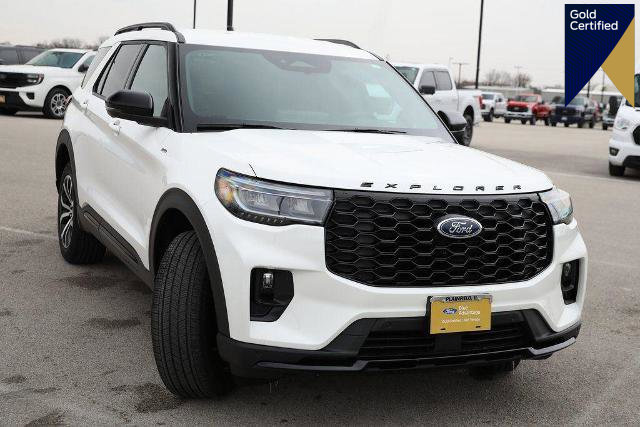 Certified 2025 Ford Explorer ST-Line image 1