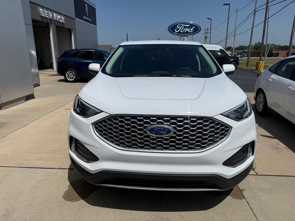 Certified 2024 Ford Edge SEL w/ Convenience Package AWD/4WD image 4