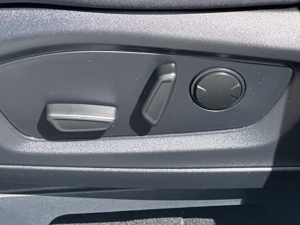 Certified 2025 Ford Explorer Active RWD image 25