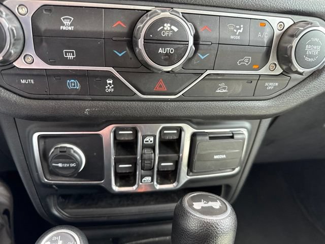 Used 2024 Jeep Wrangler Unlimited AWD/4WD image 26