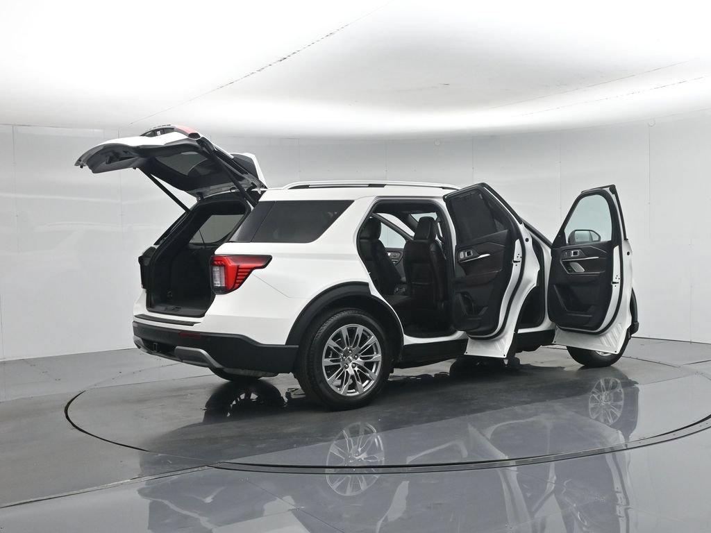 Certified 2025 Ford Explorer Platinum RWD image 6