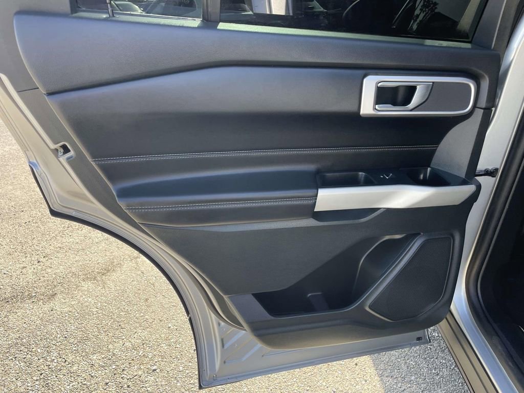 Certified 2021 Ford Explorer XLT w/ Equipment Group 202A image 20