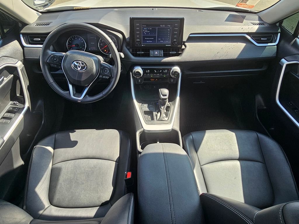 Used 2022 Toyota RAV4 XLE Premium image 15