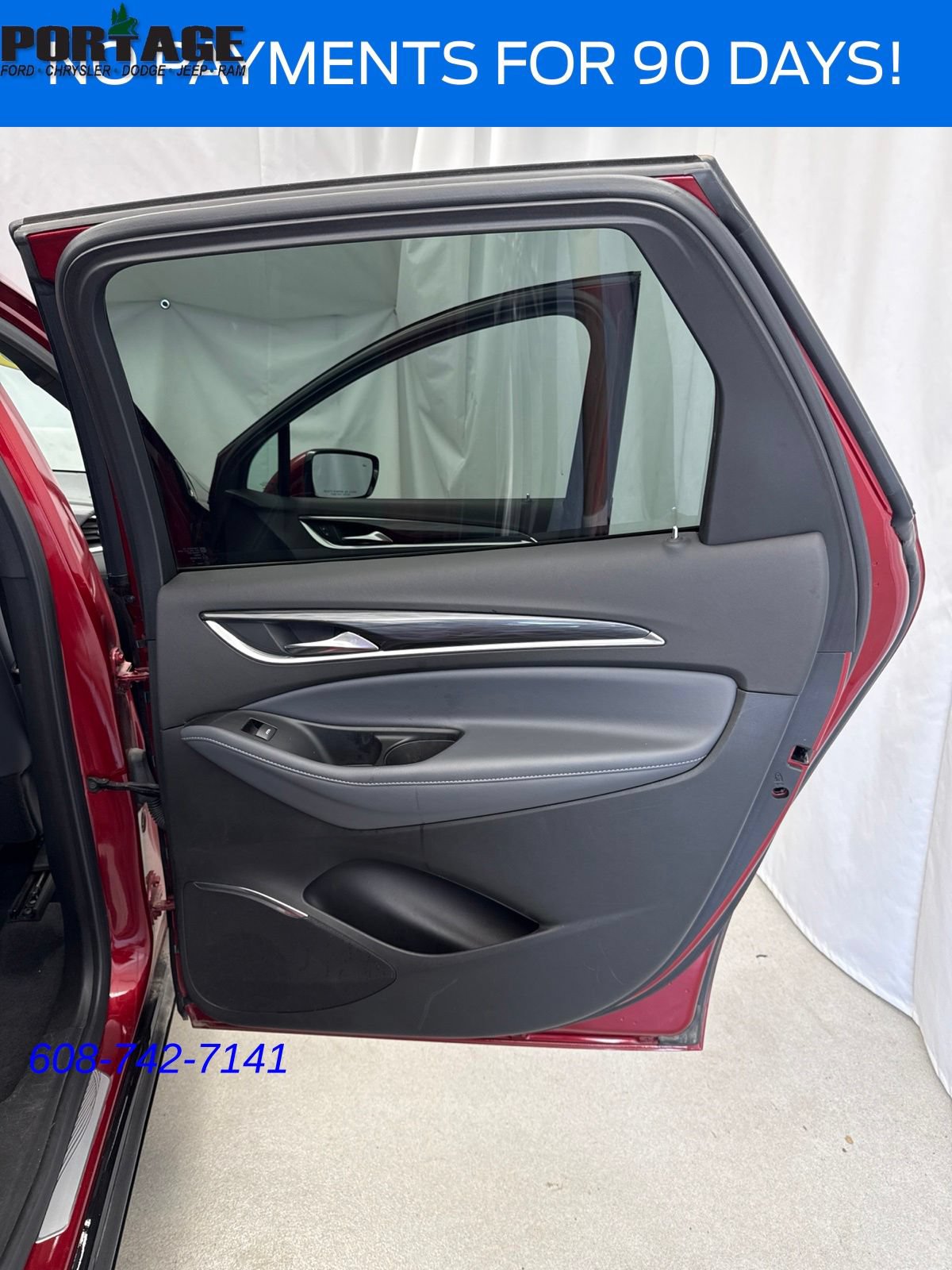 Used 2024 Buick Enclave Premium AWD/4WD image 33