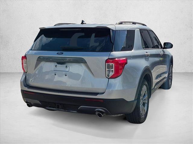 Certified 2023 Ford Explorer XLT w/ Equipment Group 202A RWD image 5